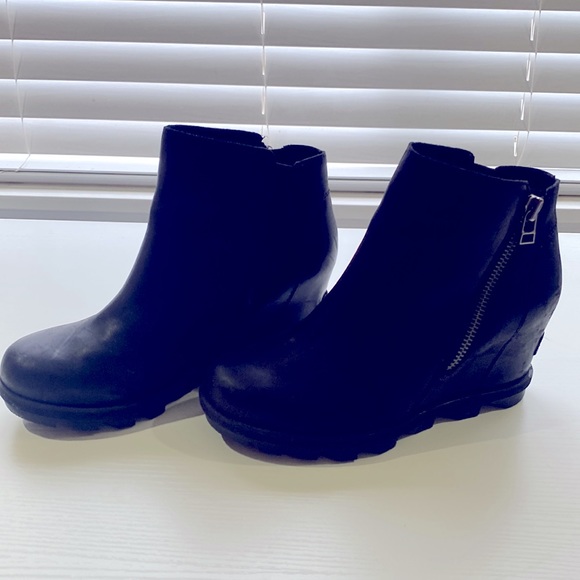 Sorel, leather ankle booties size 7 - Picture 3 of 5